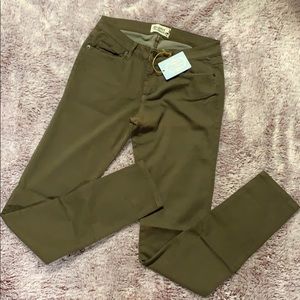 Scarlet Boulevard olive skinny jeans juniors